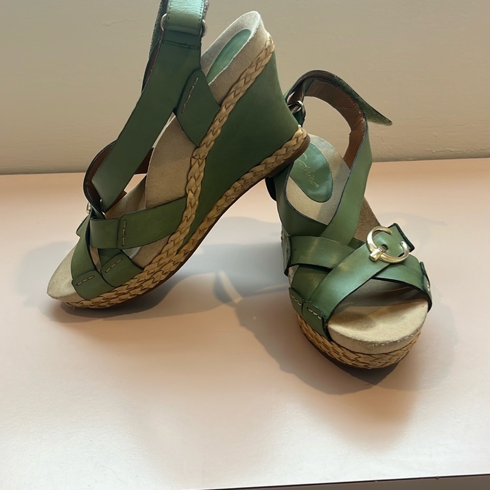 Earthies Green Wedge Sandals with Braided Detail - Picture 3 of 4